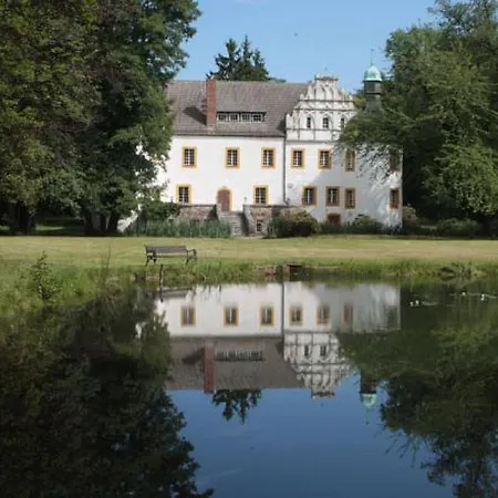 Отель Schlossparkhotel 3*