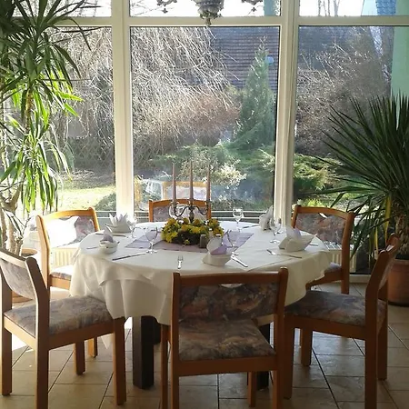 Schlossparkhotel Отель Sallgast